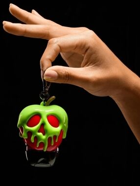 Bath And Body Works Evil Queen Sanitizer Holder NWT